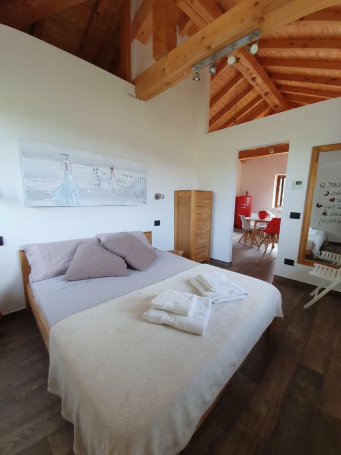 Agriturismo Podere Nigriano 살로 객실 사진